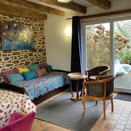 Bed and Breakfast Au Pont Ricoul Saint-Pierre-de-Plesguen Esterno foto