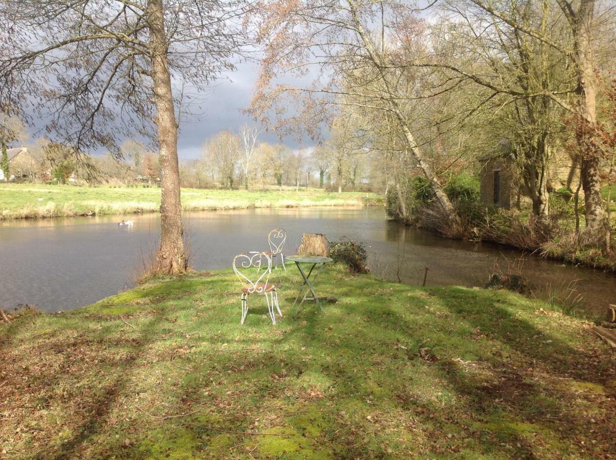 Bed and Breakfast Au Pont Ricoul Saint-Pierre-de-Plesguen Esterno foto