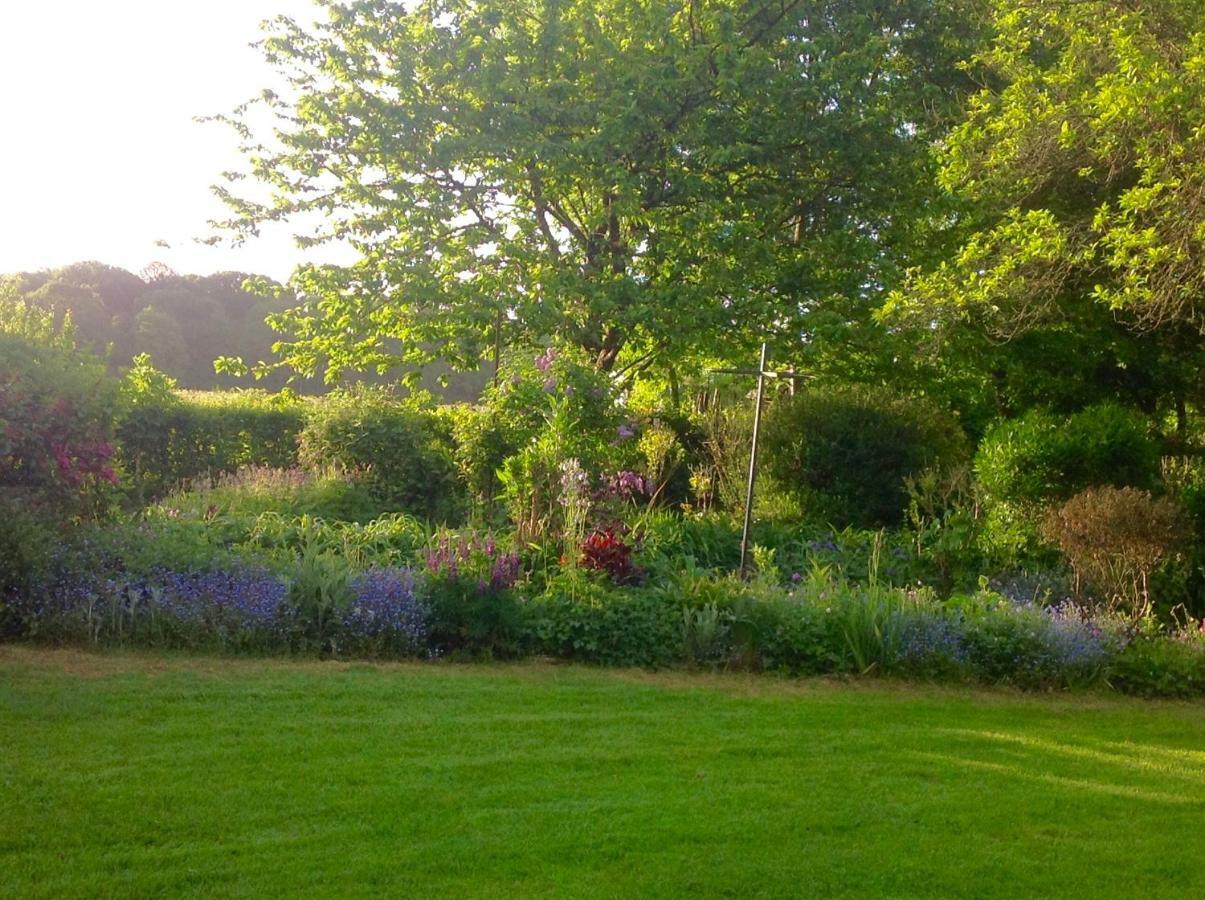 Bed and Breakfast Au Pont Ricoul Saint-Pierre-de-Plesguen Esterno foto